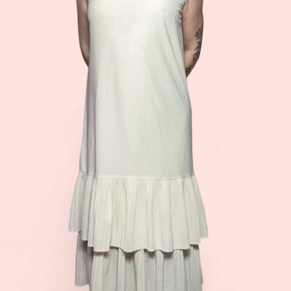Elegant Cream Sleeveless Dress